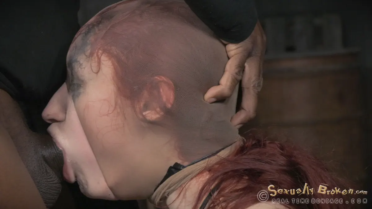 Insex 'Redheaded sybian slut Violet Monroeは残酷なストラップの中でBBCに縛られたディープ・フロートを垂れ流します！' 主演 Violet Monroe (写真 14)