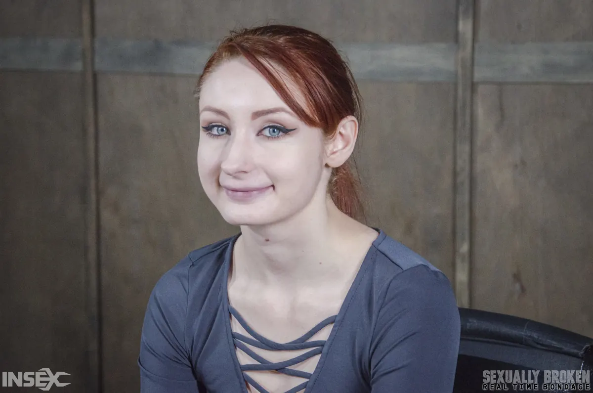 Insex 'BaRS Part 3: Double stuffed, bound and roughly fucked. Deep throated made to cum!' 主演 Violet Monroe (写真 2)